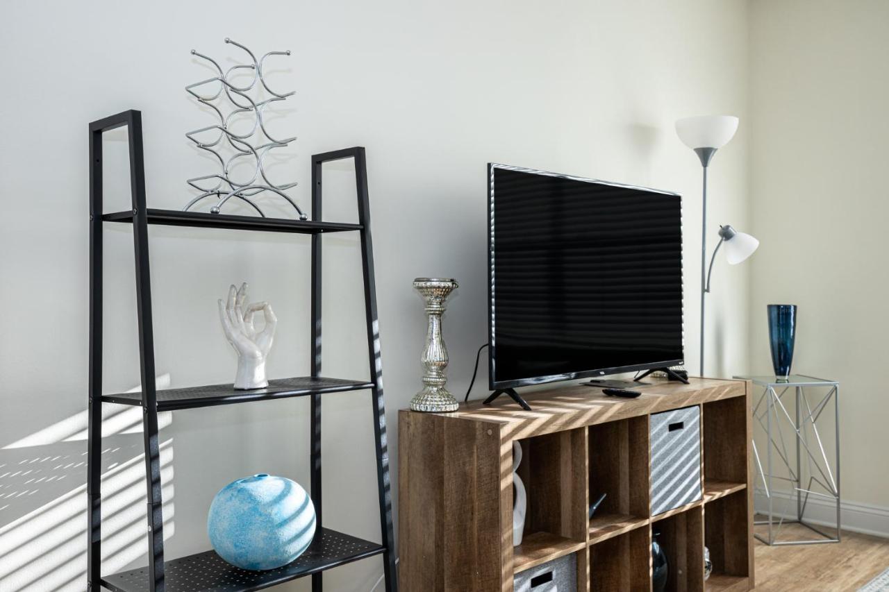 Carytown Living With *Pool And Gym* Leilighet Richmond Eksteriør bilde