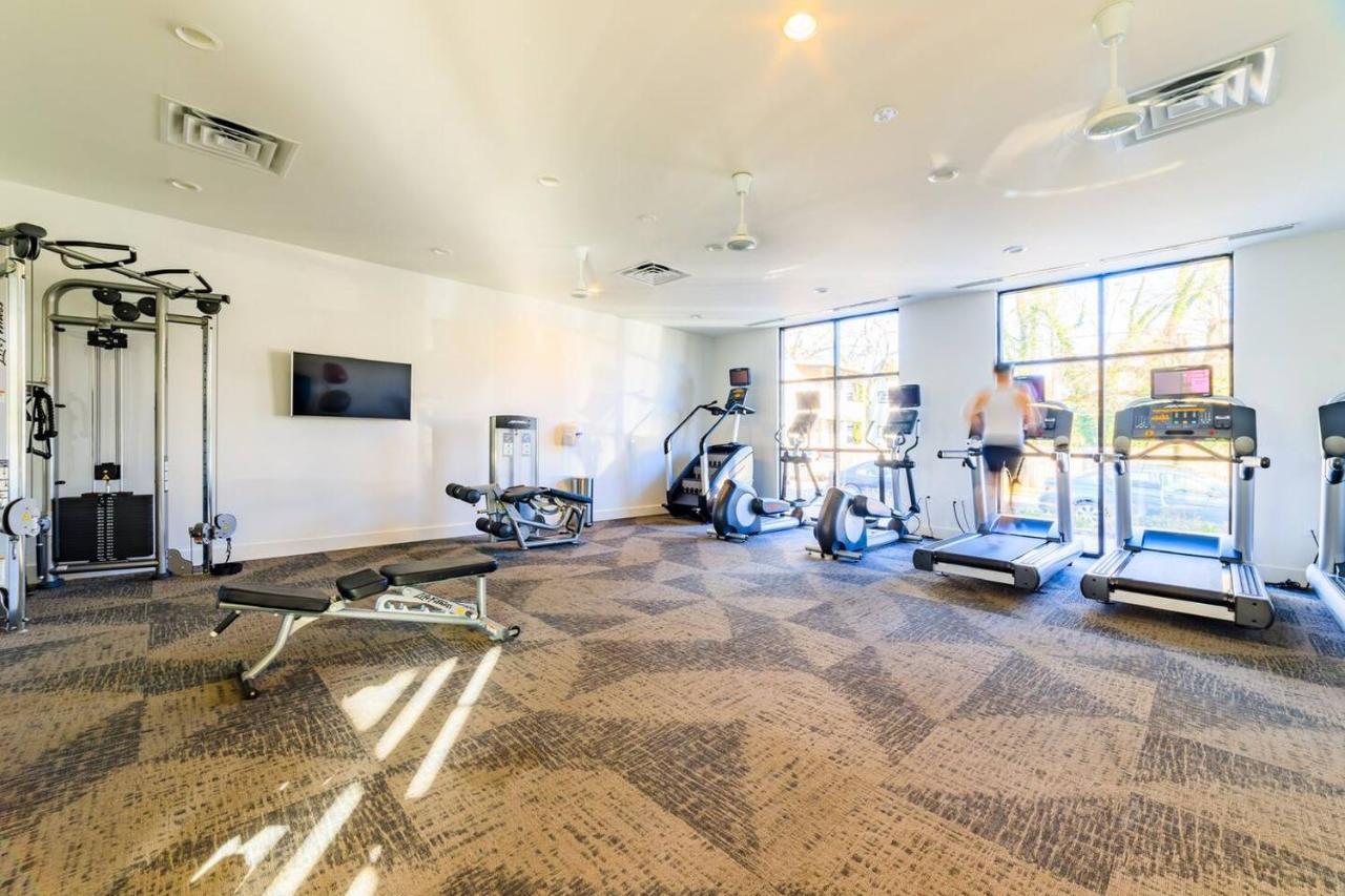 Carytown Living With *Pool And Gym* Leilighet Richmond Eksteriør bilde